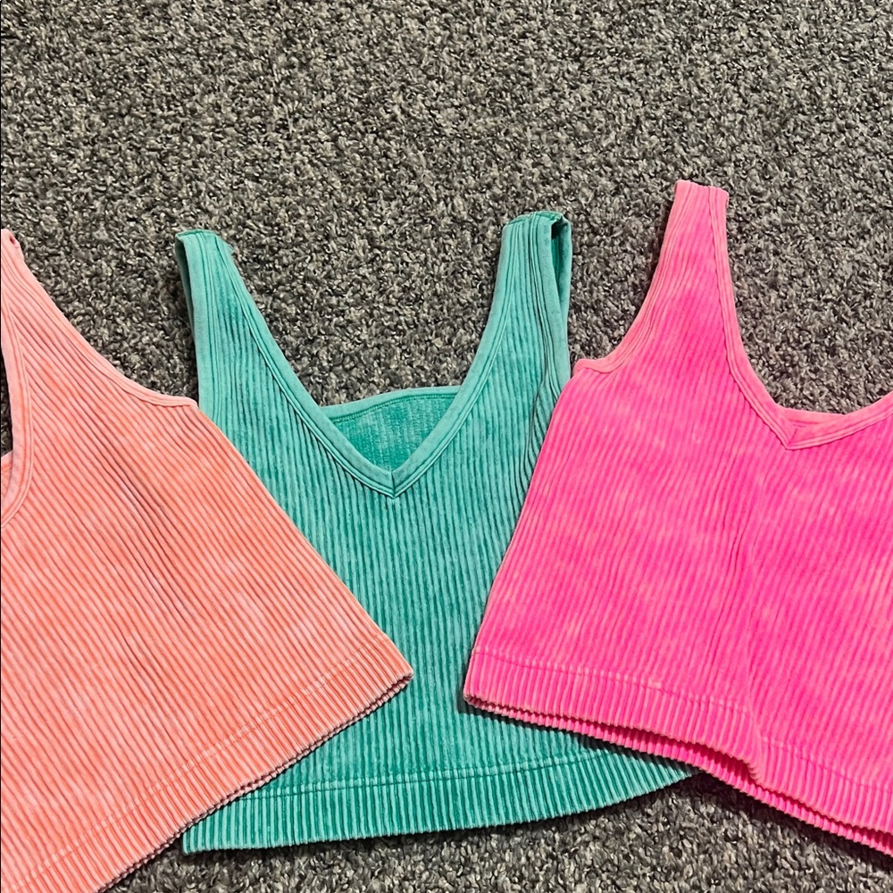 Stylish Sleeveless Ribbed Tank Tops - Set of 3